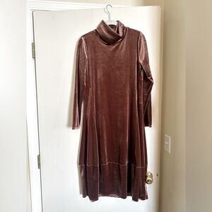 Turtle neck velvet dress